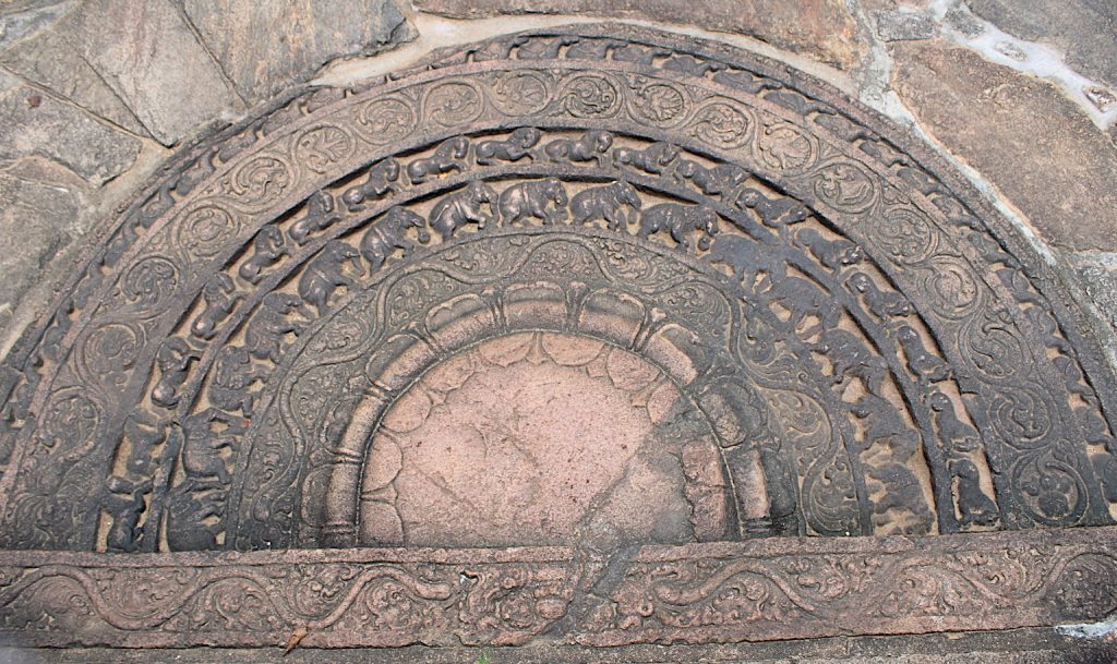 Polonnaruwa Sandakada moonstone